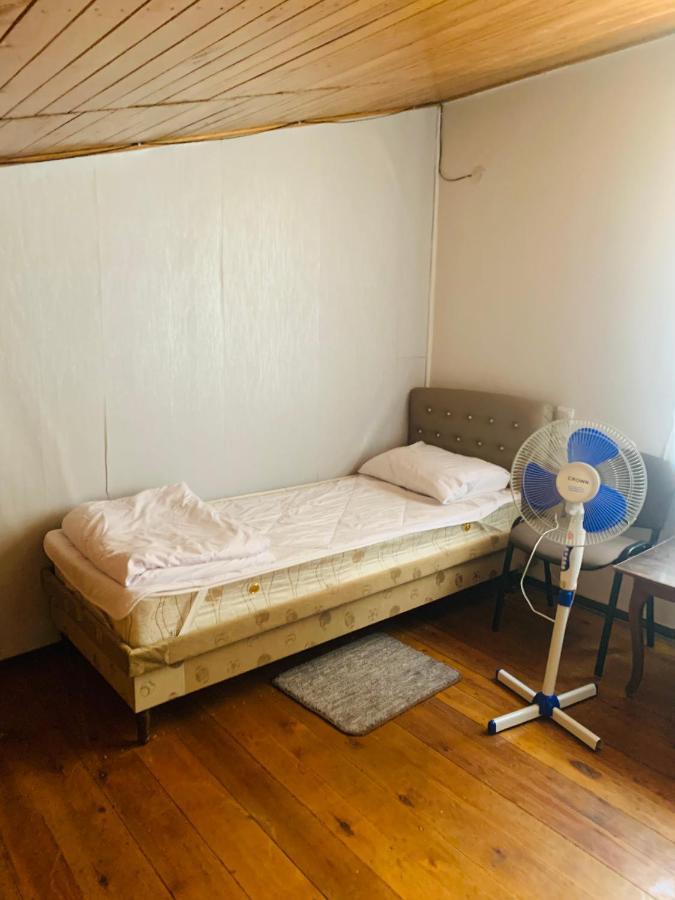 Hostel 耶烈万 外观 照片