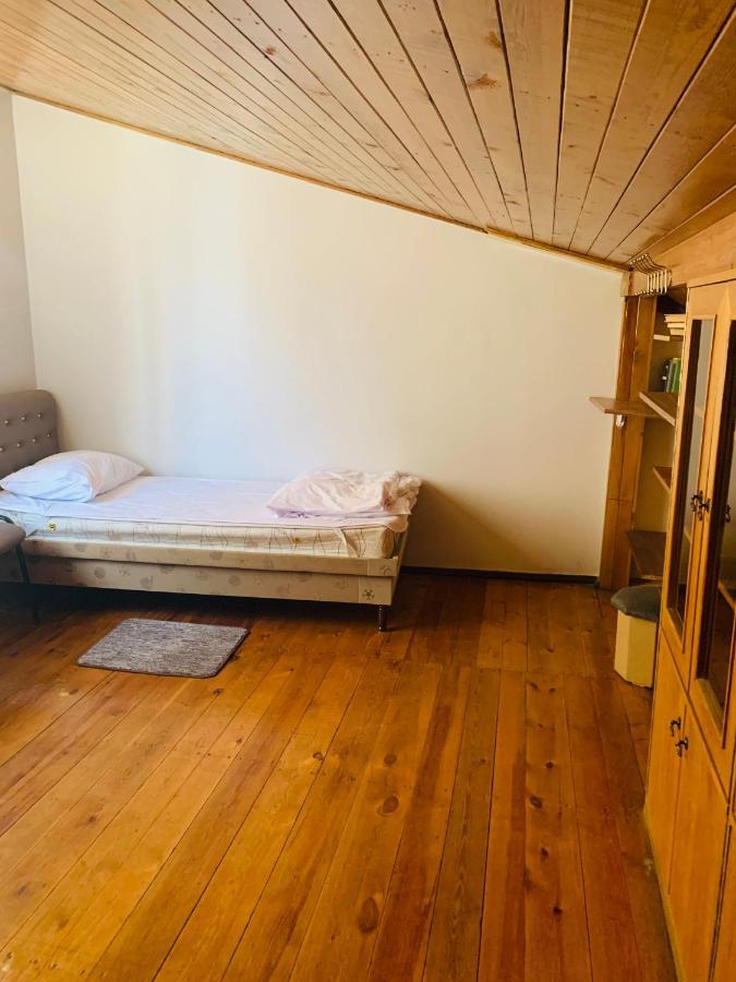 Hostel 耶烈万 外观 照片